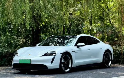 Porsche Taycan 2022