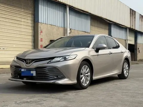 Toyota Camry 2018 — фото 1