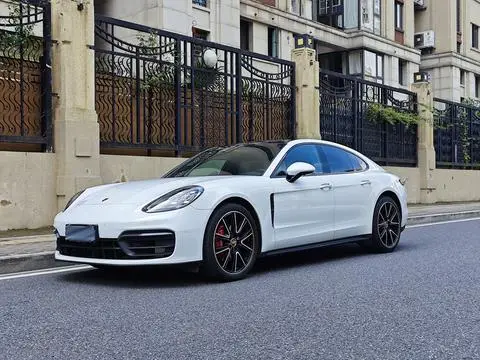 Porsche Panamera 2023
