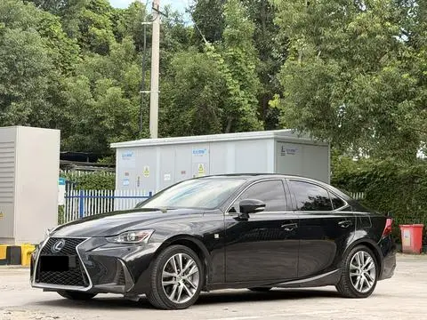 Lexus IS 2017