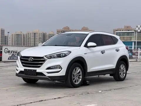 Hyundai 途胜 2015 — фото 1