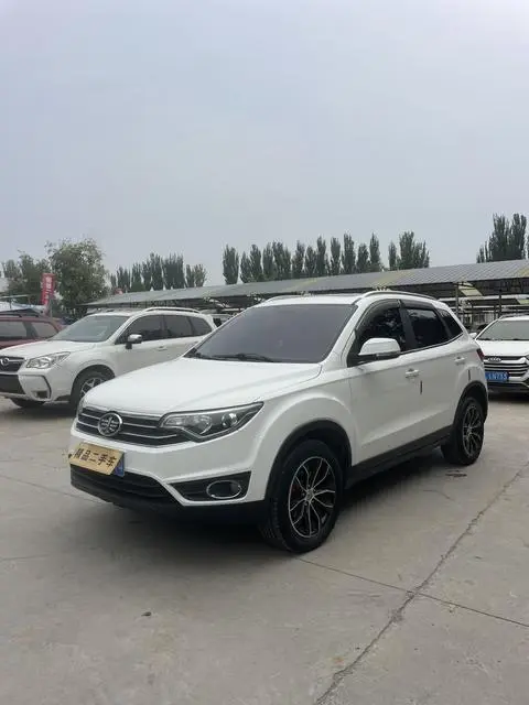 FAW 森雅R7 2016