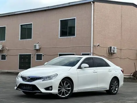 Toyota Reiz 2013