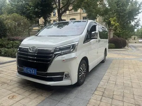 Toyota Granvia(海外) 2023 — фото 1