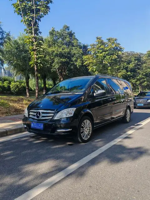 Mercedes-Benz 唯雅诺 2013
