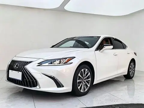 Lexus ES 2024