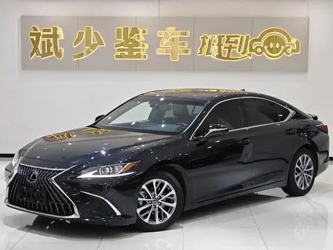 Lexus ES 2022