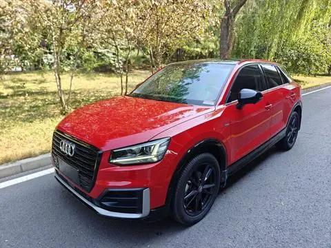 Audi Q2L 2021 — фото 1