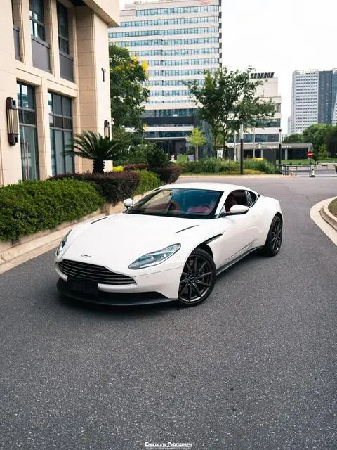 Aston Martin DB11 2020