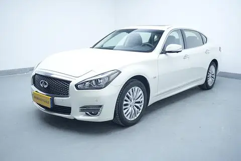Infiniti Q70 2019