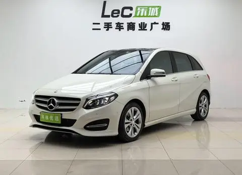 Mercedes-Benz B-Class 2015 — фото 1