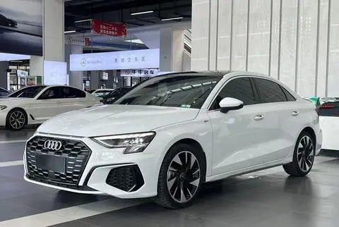 Audi A3 2023 — фото 1