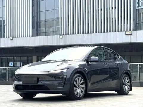 Tesla Model Y 2025