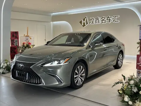 Lexus ES 2021