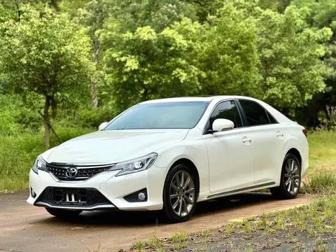 Toyota Reiz 2013