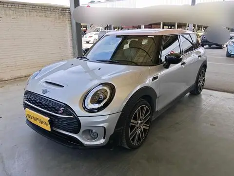 MINI CLUBMAN 2023