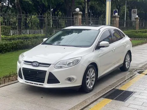 Ford Focus 2012 — фото 1