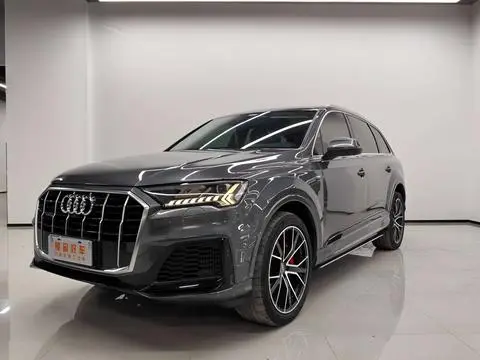 Audi Q7 2023 — фото 1