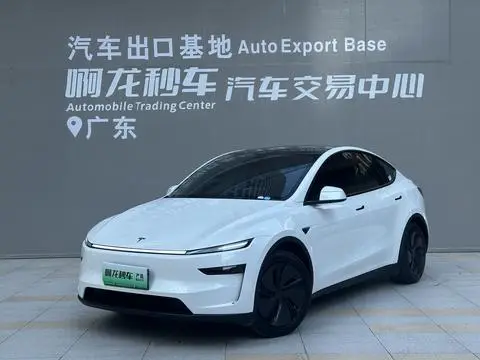 Tesla Model Y 2025
