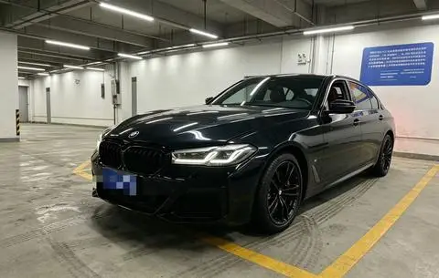 BMW 5 Series 2022 — фото 1