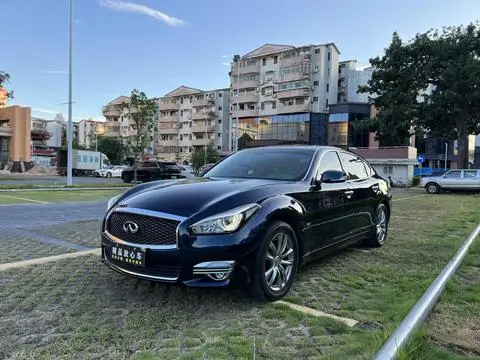 Infiniti Q70 2019
