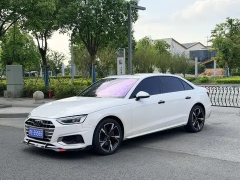 Audi A4L 2021 — фото 1