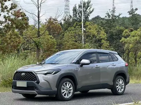 Toyota Corolla锐放 2024 — фото 1