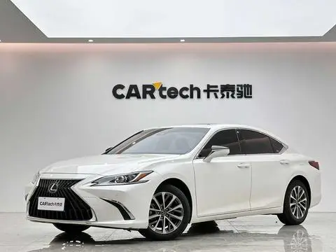 Lexus ES 2022