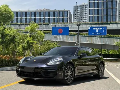 Porsche Panamera 2023 — фото 1