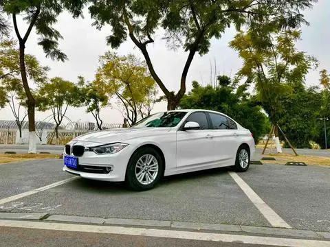 BMW 3 Series 2013 — фото 1