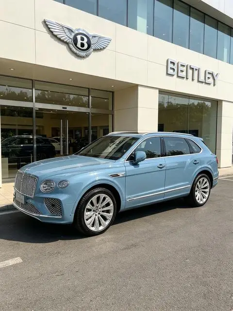 Bentley 添越 2024