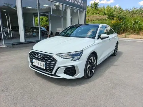 Audi A3 2023 — фото 1