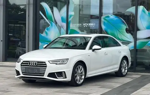 Audi A4L 2019 — фото 1