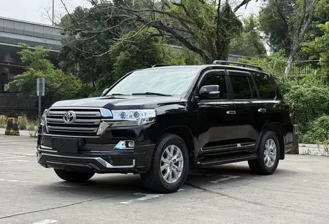 Toyota Land Cruiser 2016 — фото 1