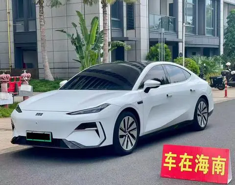 Geely E8 2024