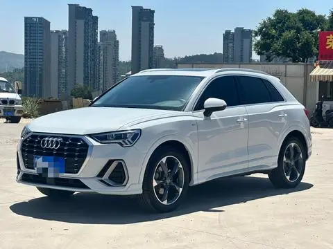 Audi Q3 2019 — фото 1