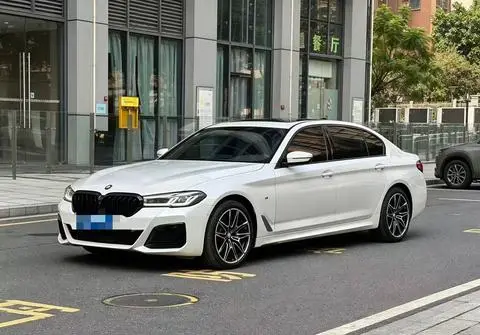 BMW 5 Series 2021 — фото 1