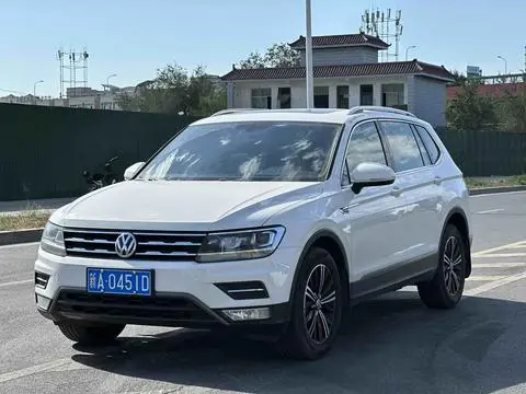 Volkswagen Tiguan L 2019 — фото 1