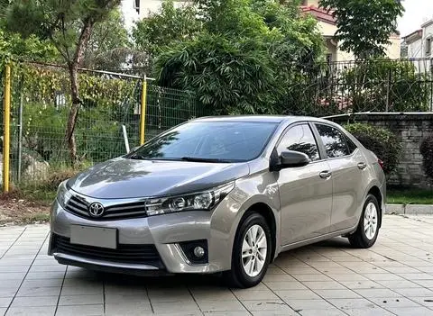 Toyota Corolla 2017 — фото 1