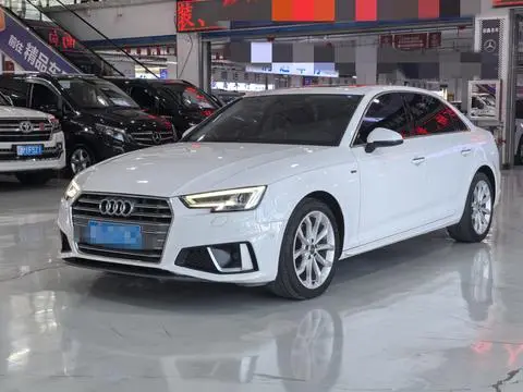 Audi A4L 2019 — фото 1
