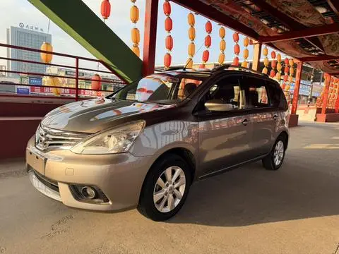 Nissan 骊威 2013