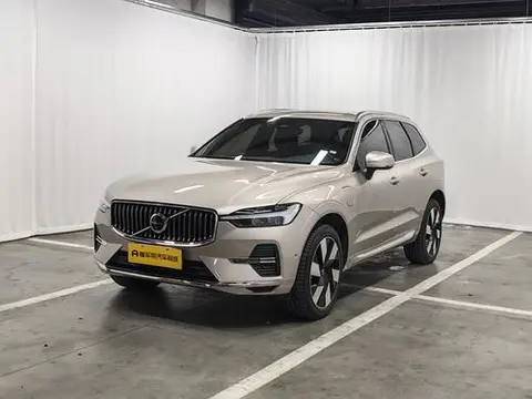 Volvo XC60 PHEV 2025