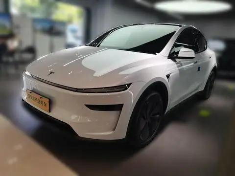 Tesla Model Y 2026 — фото 1