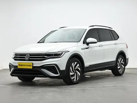 Volkswagen Tiguan L 2023 — фото 1