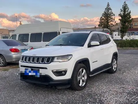 Jeep Compass 2017 — фото 1