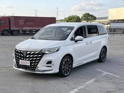 Roewe iMAX8 2023