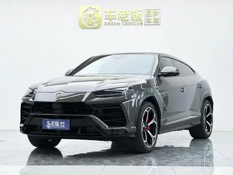 Lamborghini Urus 2021