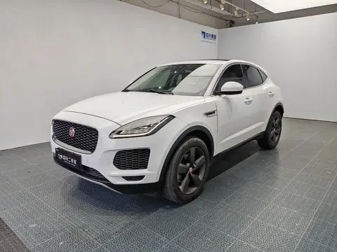 Jaguar E-PACE 2018 — фото 1