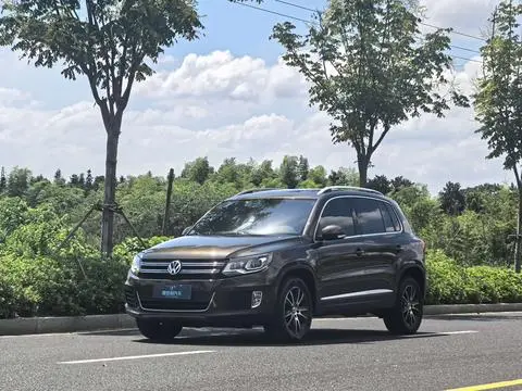 Volkswagen Tiguan 2015 — фото 1