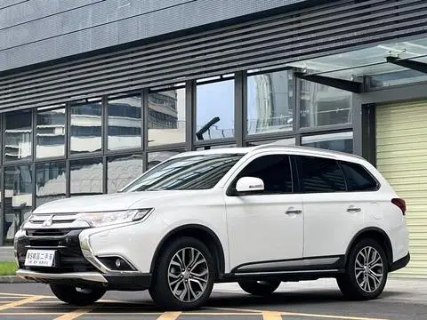 Mitsubishi 欧蓝德 2016